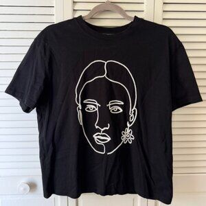 Zara Minimalist Line Art T-Shirt size M